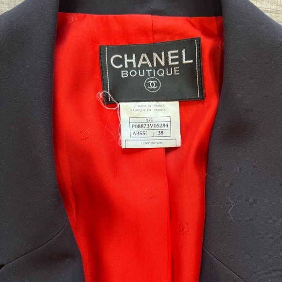 Chanel Blazer - Picture 2 of 4